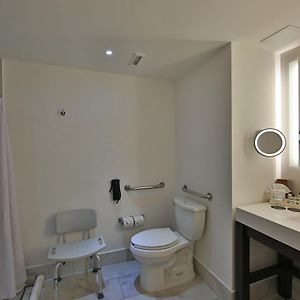 Habitación Adaptada para Personas de Movilidad Reducida Clásica con 2 Camas Individuales